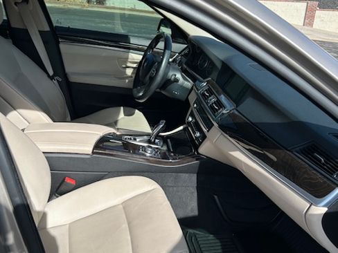 Used 2011 BMW 535i xDrive Sedan image 12