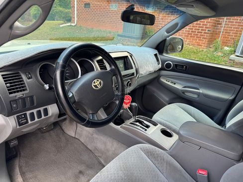 Used 2008 Toyota Tacoma PreRunner image 5