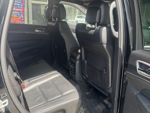 Used 2020 Jeep Grand Cherokee Limited AWD/4WD image 6
