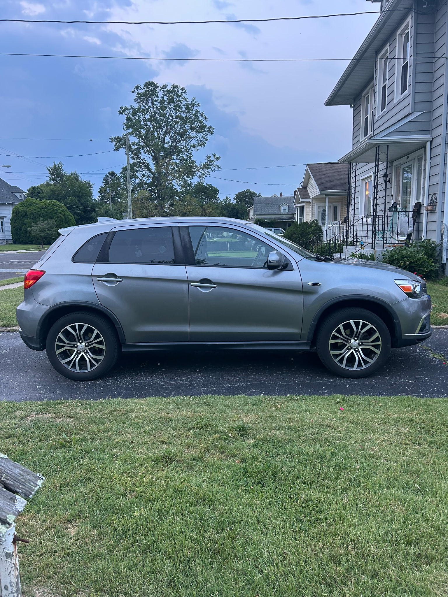 Used 2018 Mitsubishi Outlander Sport ES FWD image 1