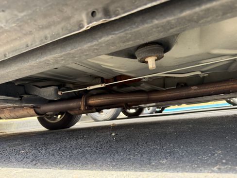 Used 2004 Lincoln Town Car Ultimate image 13