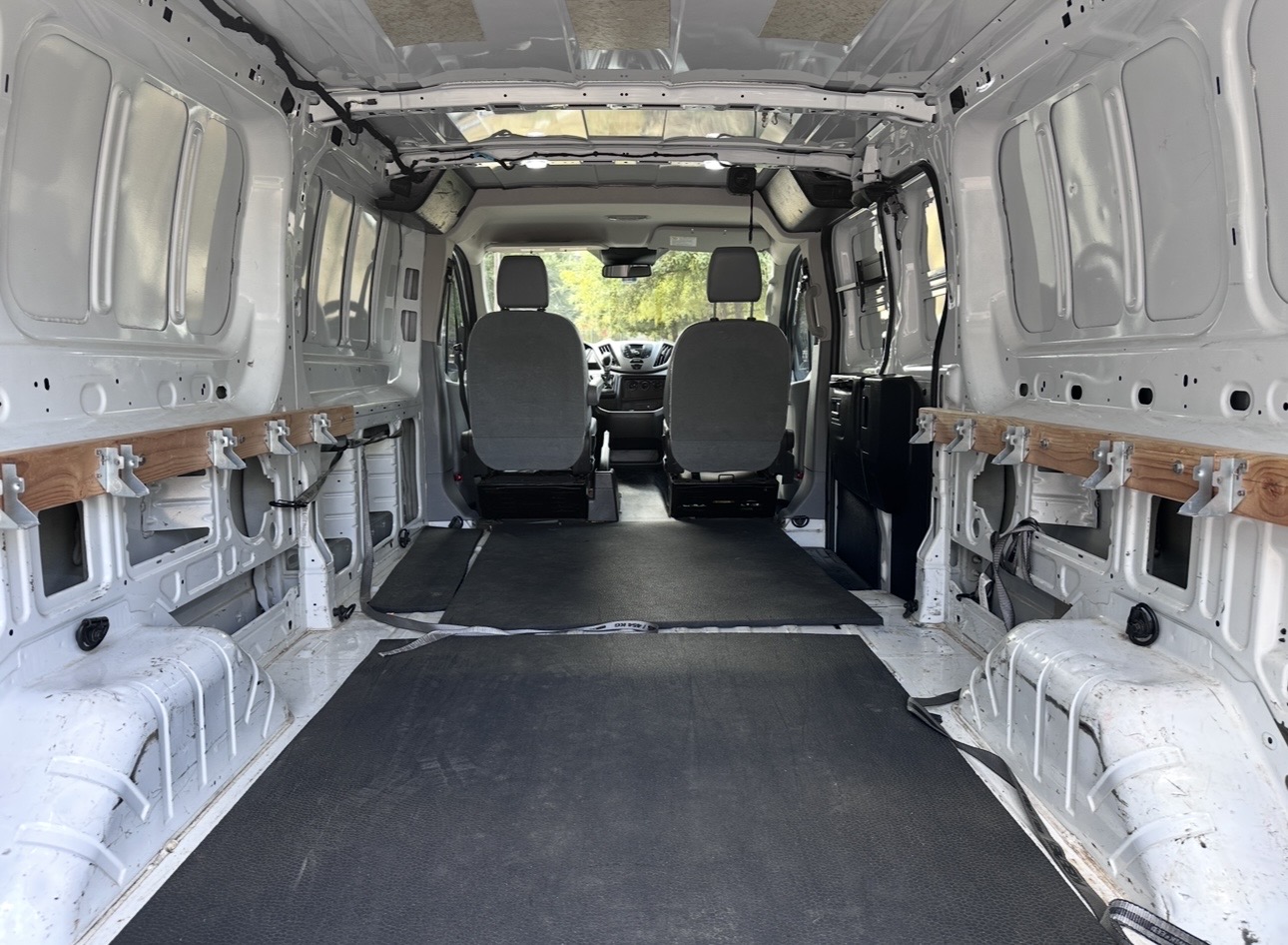 Used 2016 Ford Transit 250 148 Low Roof RWD image 22