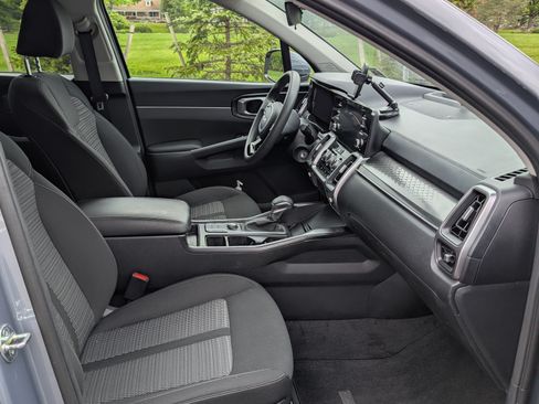 Used 2023 Kia Sorento LX AWD/4WD image 12