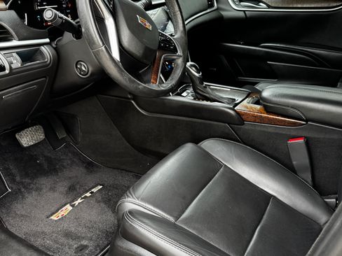 Used 2018 Cadillac XTS Luxury FWD image 16