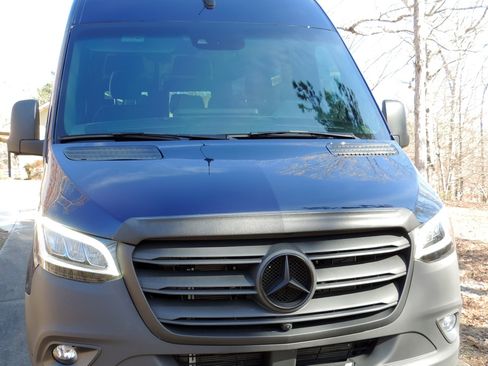 Used 2023 Mercedes-Benz Sprinter 2500 image 14