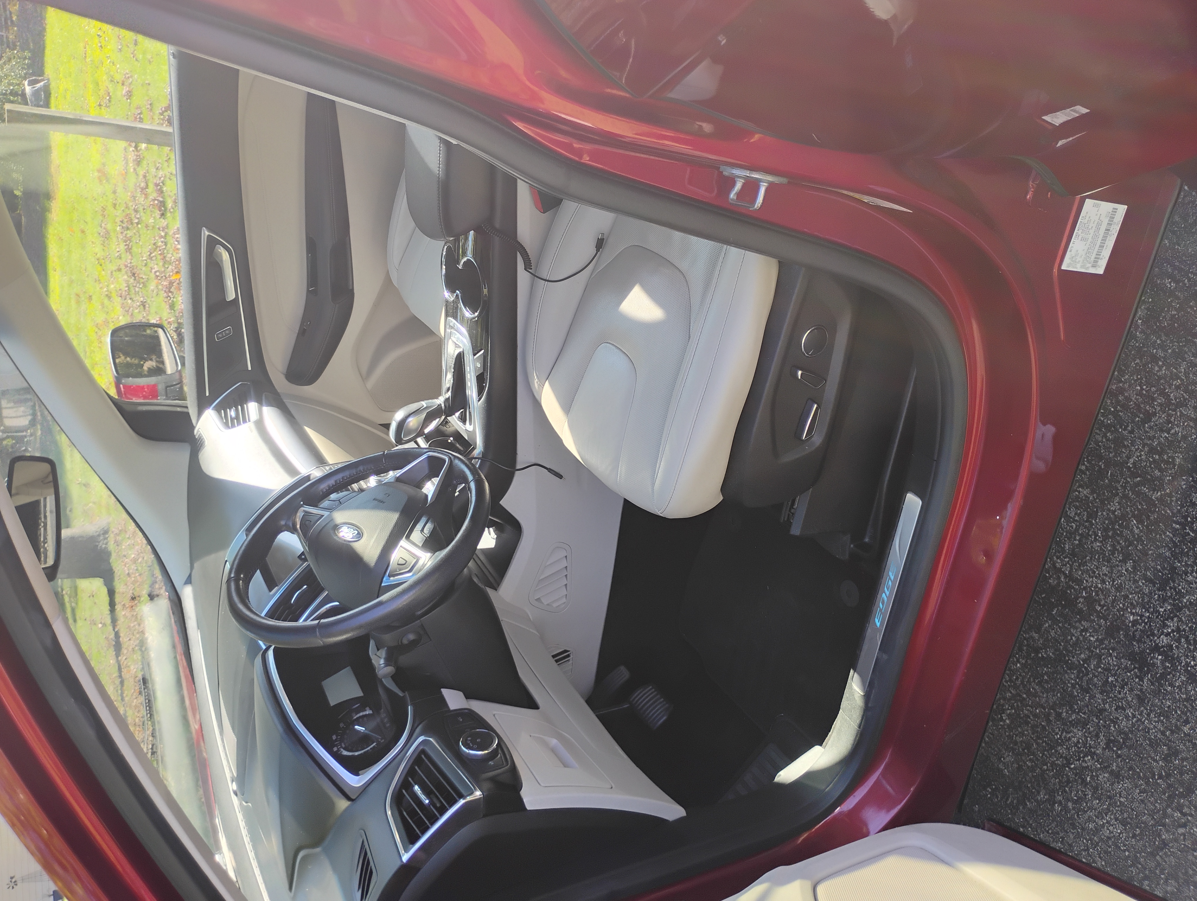 Used 2017 Ford Edge Titanium w/ Equipment Group 301A AWD/4WD image 9