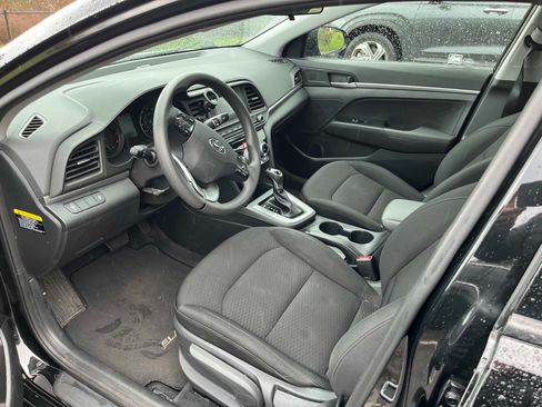 Used 2019 Hyundai Elantra SE w/ Cargo Package image 8