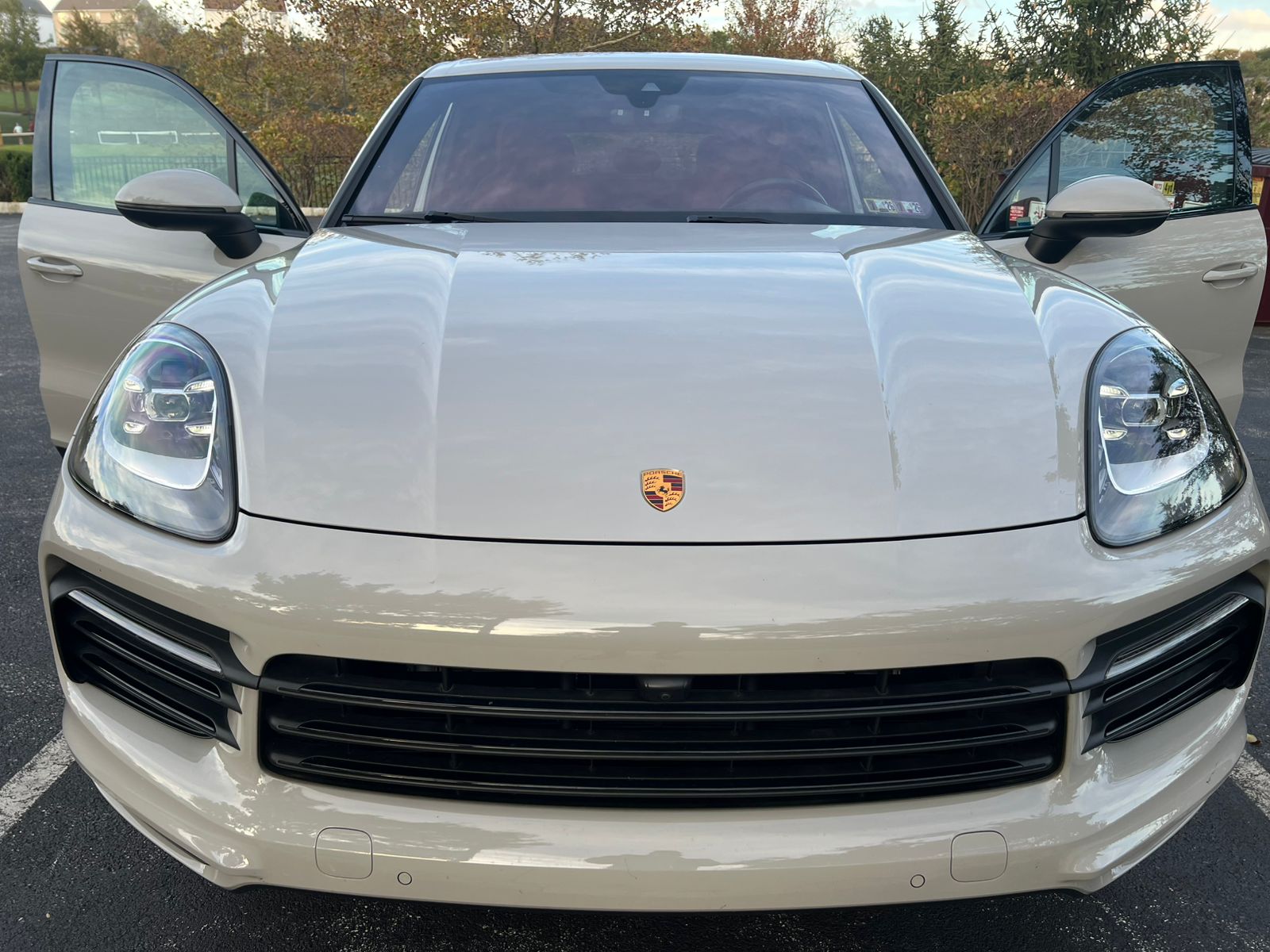 Used 2023 Porsche Cayenne Platinum Edition AWD/4WD image 1