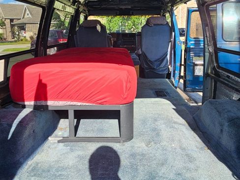 Used 1992 GMC G2500 Vandura image 2