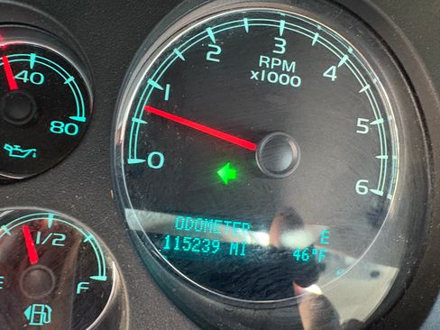 Used 2010 Chevrolet Avalanche LT w/ Luxury Package image 4