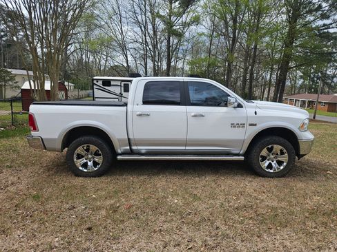 Used 2017 RAM 1500 Laramie w/ Convenience Group image 6