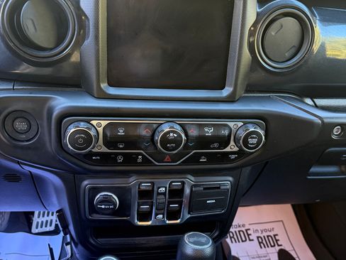 Used 2023 Jeep Wrangler Unlimited Sport image 13