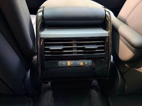 Used 2025 Land Rover Range Rover Sport SE AWD/4WD image 28
