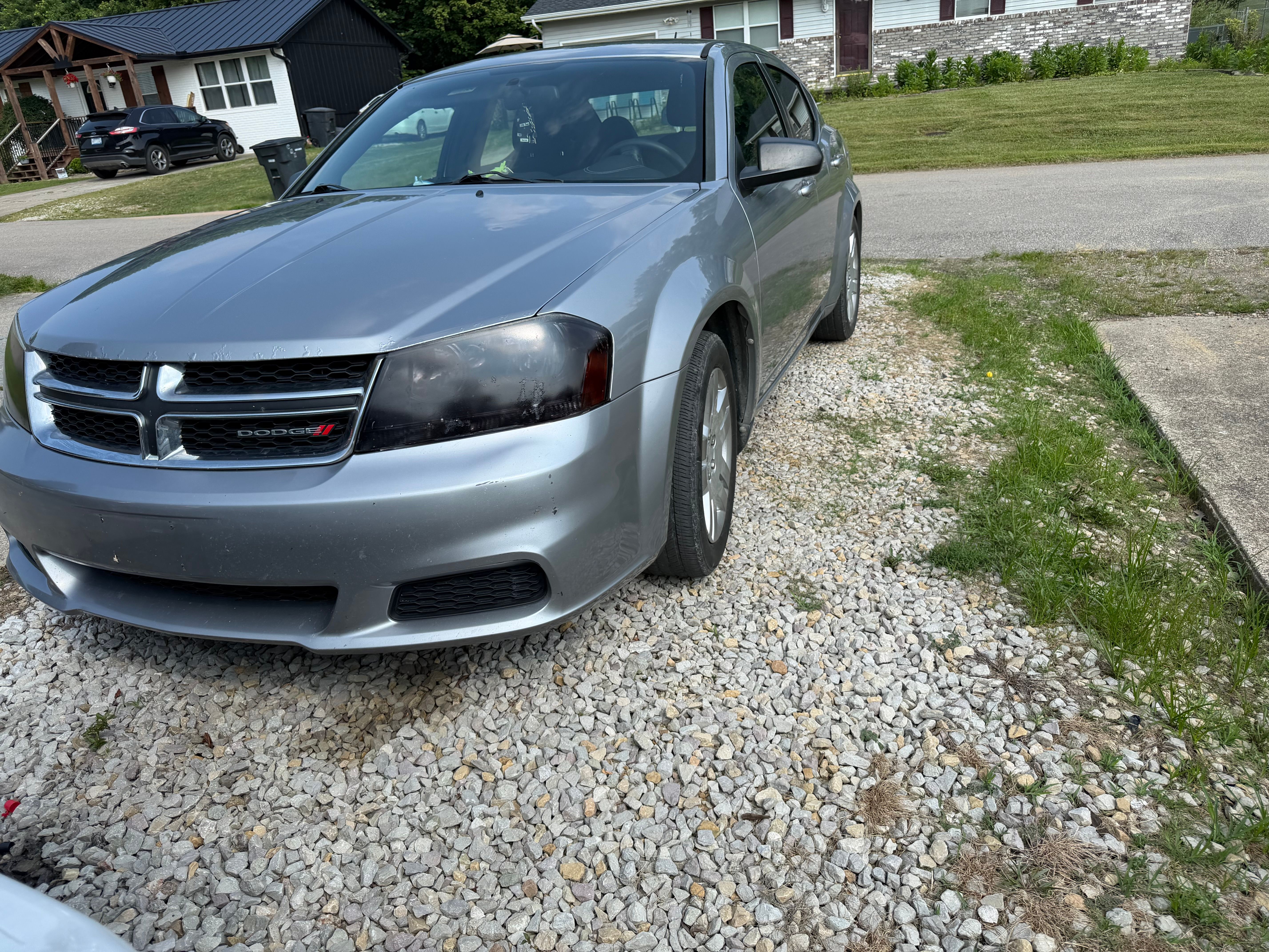 Used 2013 Dodge Avenger SE FWD image 1