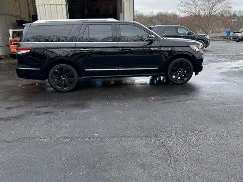 Used 2023 Lincoln Navigator L Reserve image 4