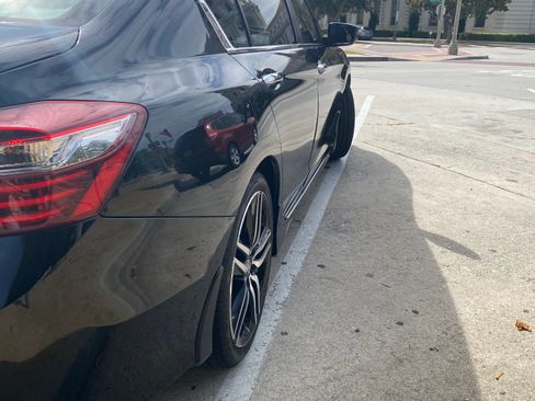 Used 2016 Honda Accord Sport image 11
