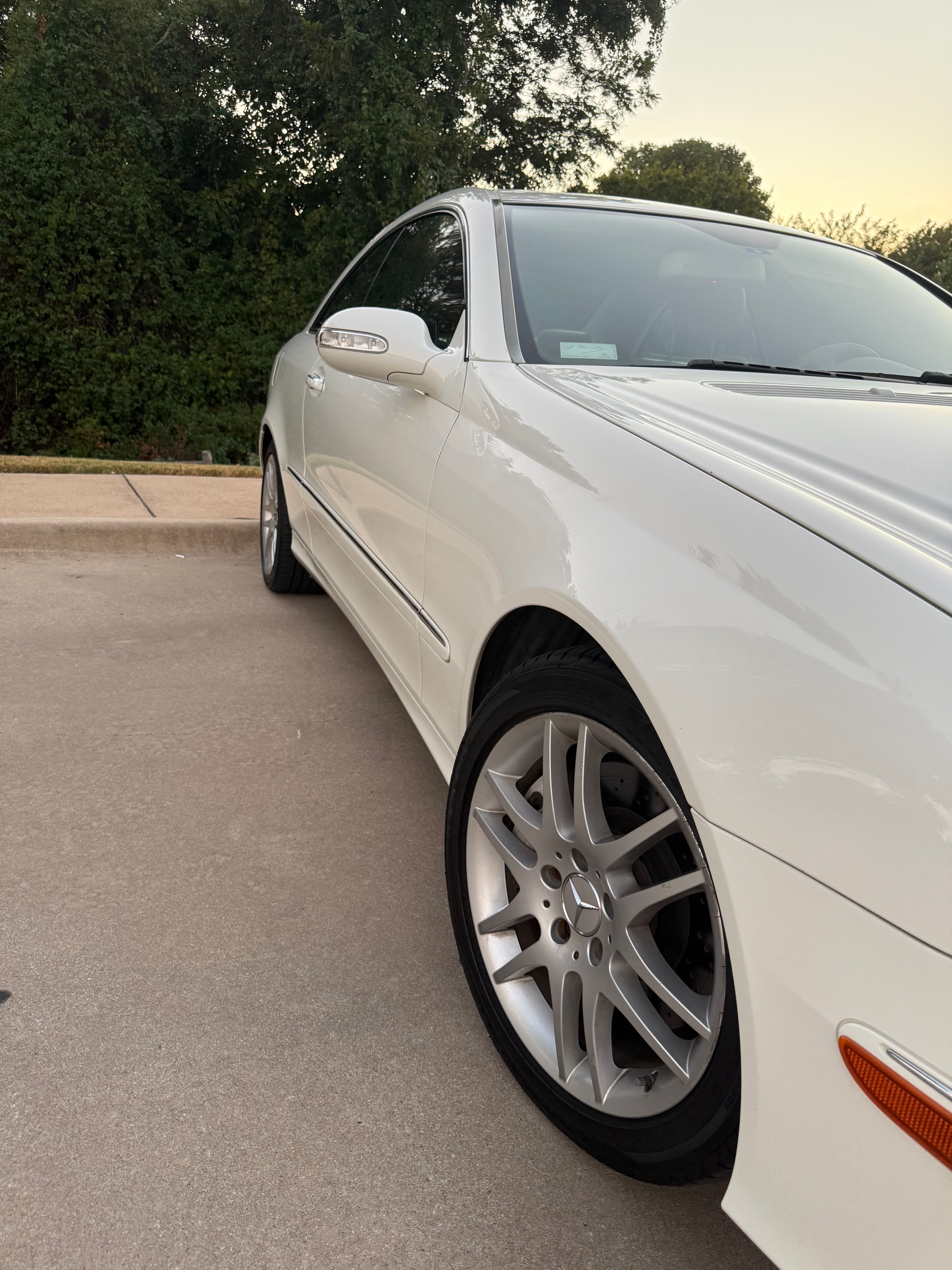 Used 2009 Mercedes-Benz CLK 350 Coupe image 8