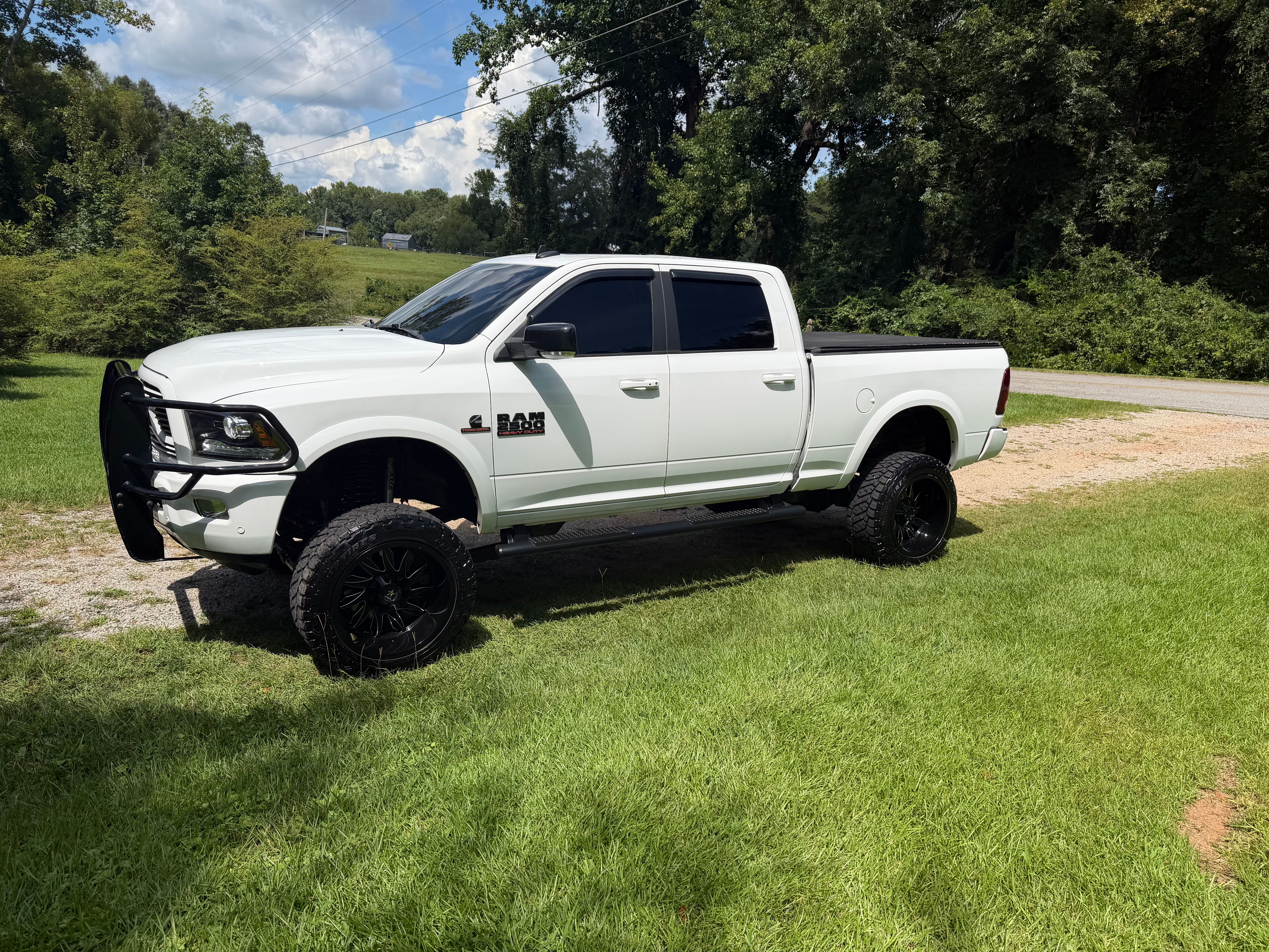 Used 2018 RAM 2500 Laramie w/ Sport Appearance Group AWD/4WD image 1
