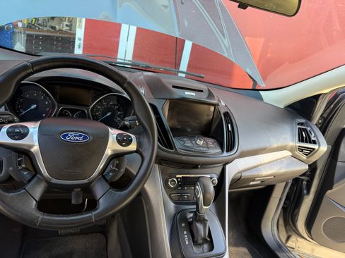 Used 2014 Ford Escape SE w/ Equipment Group 201A image 4