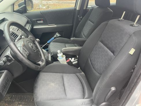 Used 2009 MAZDA MAZDA5 Touring image 12