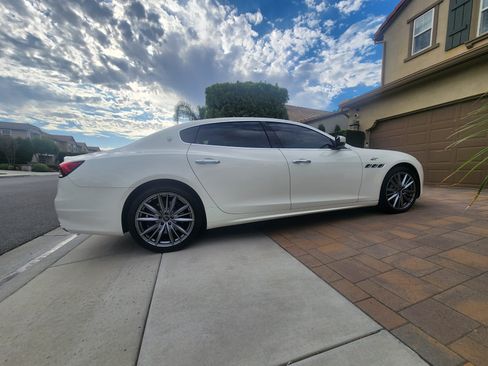 Used 2023 Maserati Quattroporte GT RWD image 4