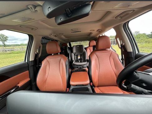 Used 2023 Kia Carnival SX Prestige FWD image 9