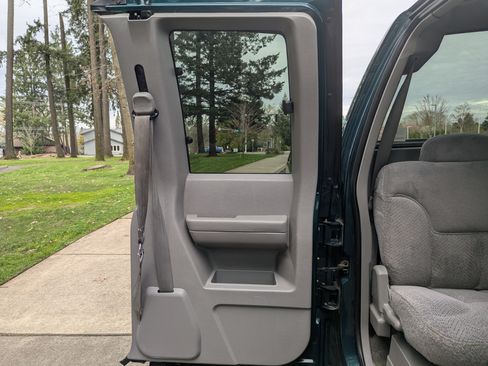 Used 1998 Chevrolet Silverado 1500 LS w/ Preferred Equipment Group 2 image 18