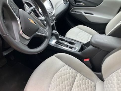 Used 2018 Chevrolet Equinox LT w/ Sun & Infotainment Package FWD image 1