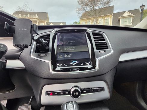 Used 2018 Volvo XC90 T6 Momentum w/ Convenience Package image 10