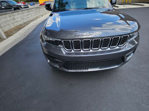 Used 2024 Jeep Grand Cherokee Laredo X w/ Luxury Tech Group I image 17