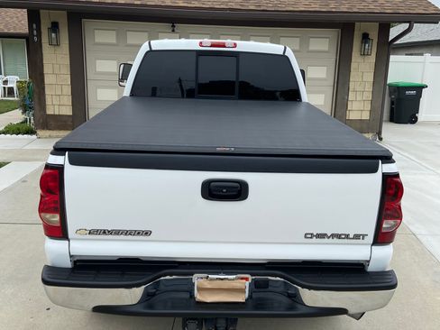 Used 2005 Chevrolet Silverado 2500 LT w/ Heavy-Duty Power Package image 10