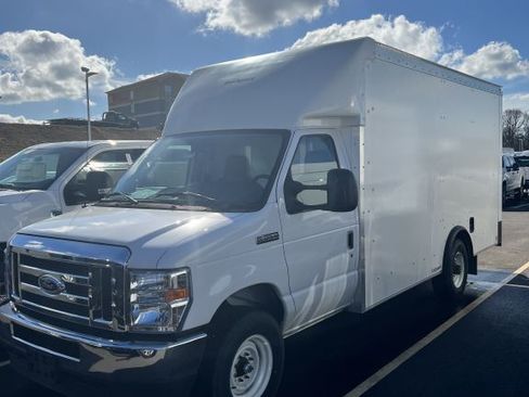 Used 2021 Ford E-350 and Econoline 350 Super Duty w/ Power Windows & Locks Group image 6