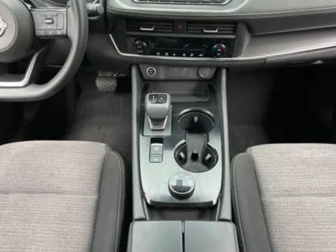 Used 2023 Nissan Rogue SV AWD/4WD image 19