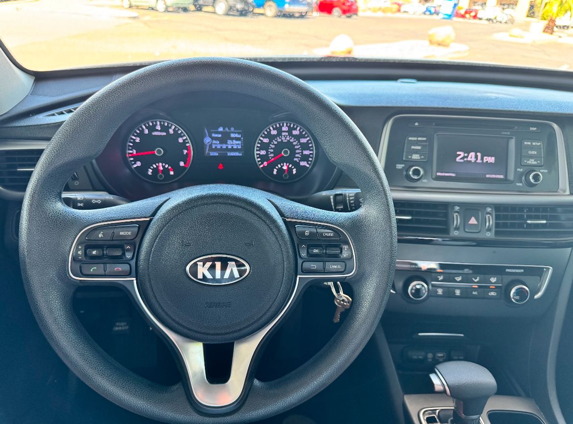 Used 2017 Kia Optima LX FWD image 9