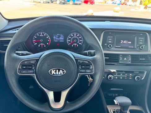 Used 2017 Kia Optima LX FWD image 9