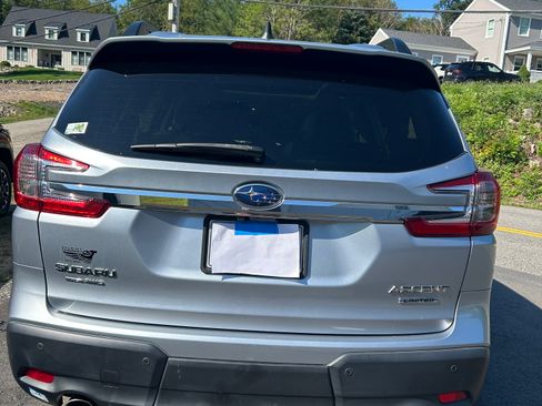 Used 2023 Subaru Ascent Limited w/ Technology Package AWD/4WD image 5