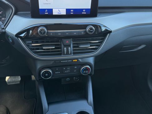 Used 2021 Ford Escape SE image 11