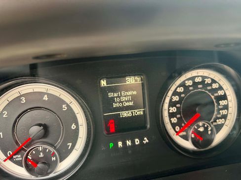 Used 2014 RAM 1500 Express image 12