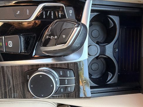 Used 2019 BMW 530e w/ Convenience Package image 6