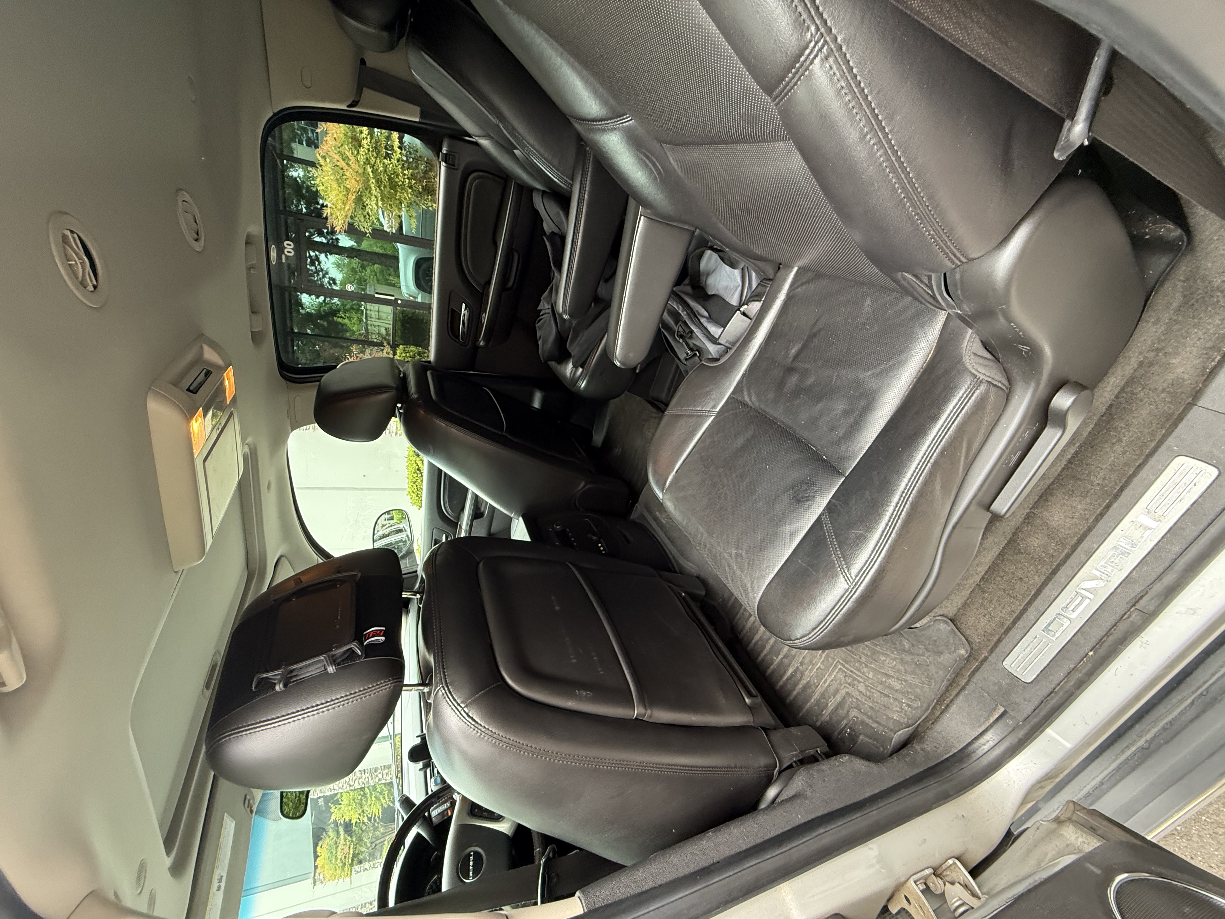 Used 2010 GMC Yukon XL Denali AWD/4WD image 6
