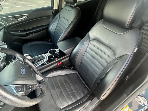 Used 2018 Ford Edge SEL w/ Equipment Group 201A FWD image 4