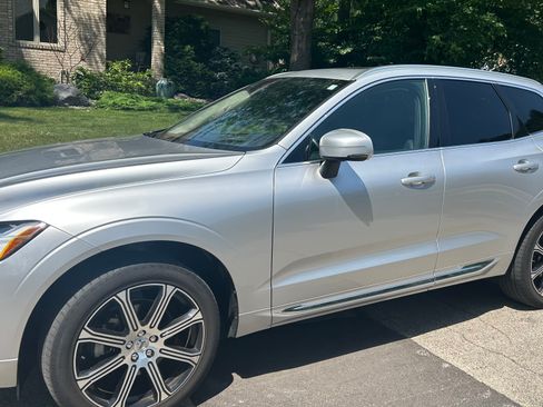 Used 2021 Volvo XC60 T5 Inscription w/ Advanced Package FWD image 1