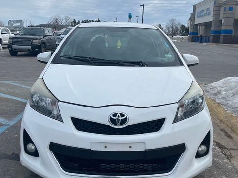 Used 2012 Toyota Yaris SE image 2