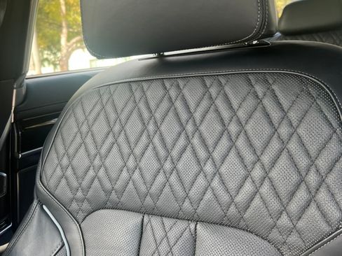 Used 2021 BMW 750i xDrive w/ Executive Package image 13