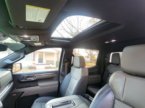 Used 2022 Chevrolet Silverado 1500 ZR2 w/ Technology Package image 15