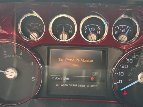 Used 2015 Ford F350 Platinum w/ FX4 Off-Road Package image 8