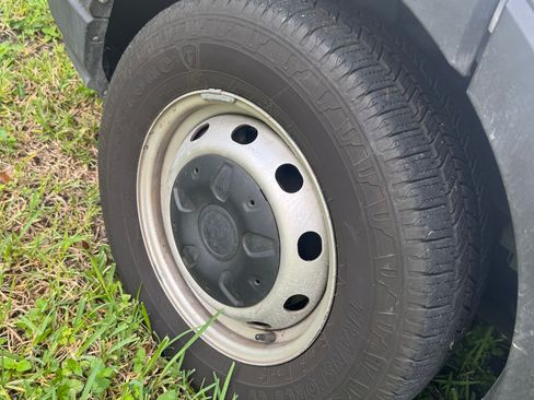 Used 2020 Ford Transit 250 Medium Roof image 12