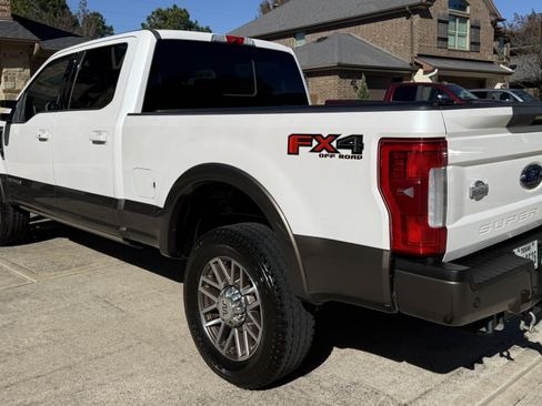 Used 2017 Ford F250 King Ranch w/ King Ranch Ultimate Package image 9