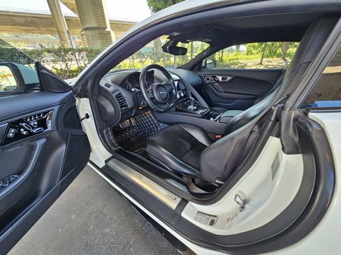 Used 2017 Jaguar F-TYPE S image 12
