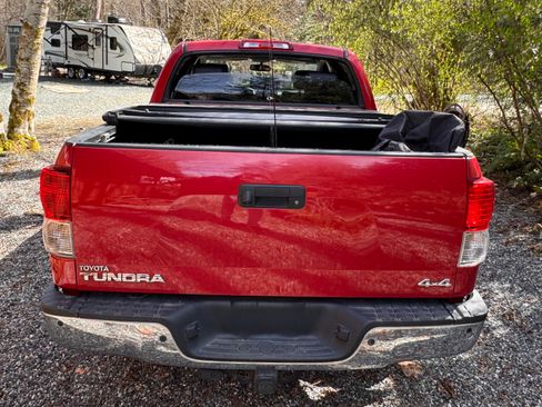 Used 2013 Toyota Tundra Platinum image 5